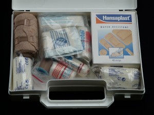 first-aid-kit-62643_640